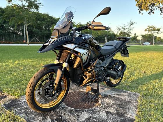 BMW R 1300 GS TRIPLE BLACK BMW R 1300 GS TRIPLE BLACK